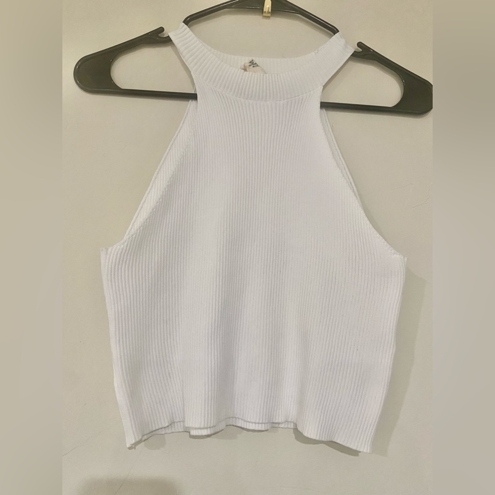 White happily grey shirt sizes L